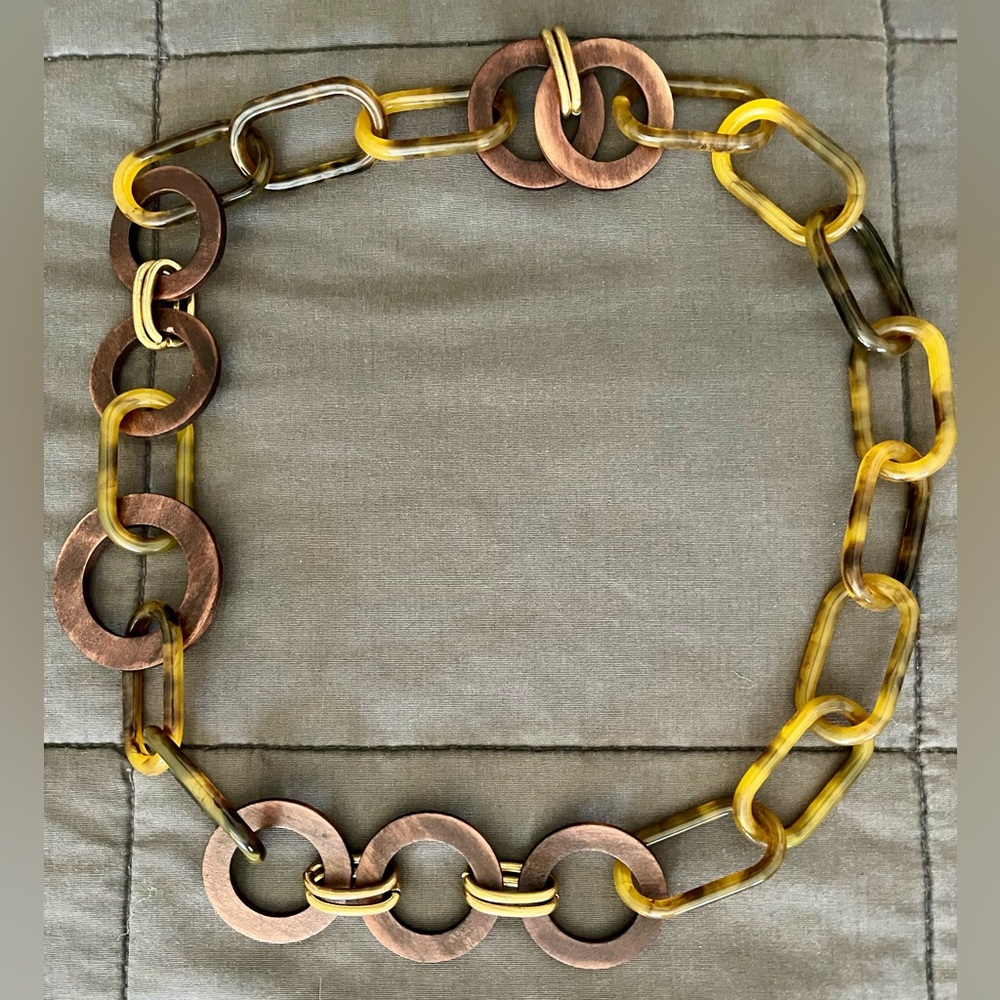 Elegant Gold, Brown Resin and Wood Link Necklace
